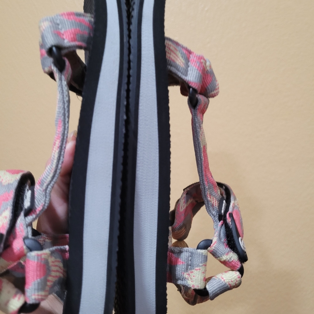 Atika sandals - Picture 10 of 12